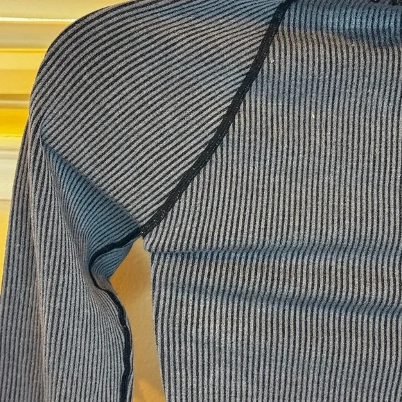 NUX Ribbed Black and Gray Turtleneck Sweater - Picture 6 of 7